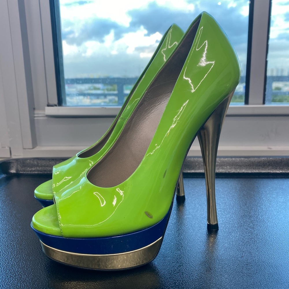 super cool rare Versace stilettos in lime green